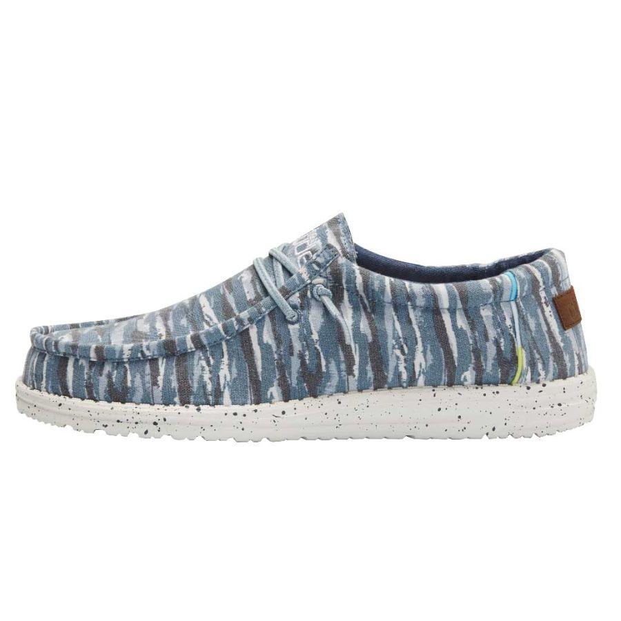 Men's Hey Dude Wally Slip On Shoes Camo Navy | RWHYN-6740