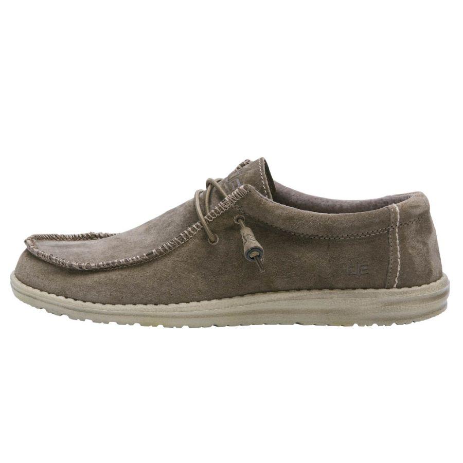 Men's Hey Dude Wally Slip On Shoes Light Brown | UFOIY-7820